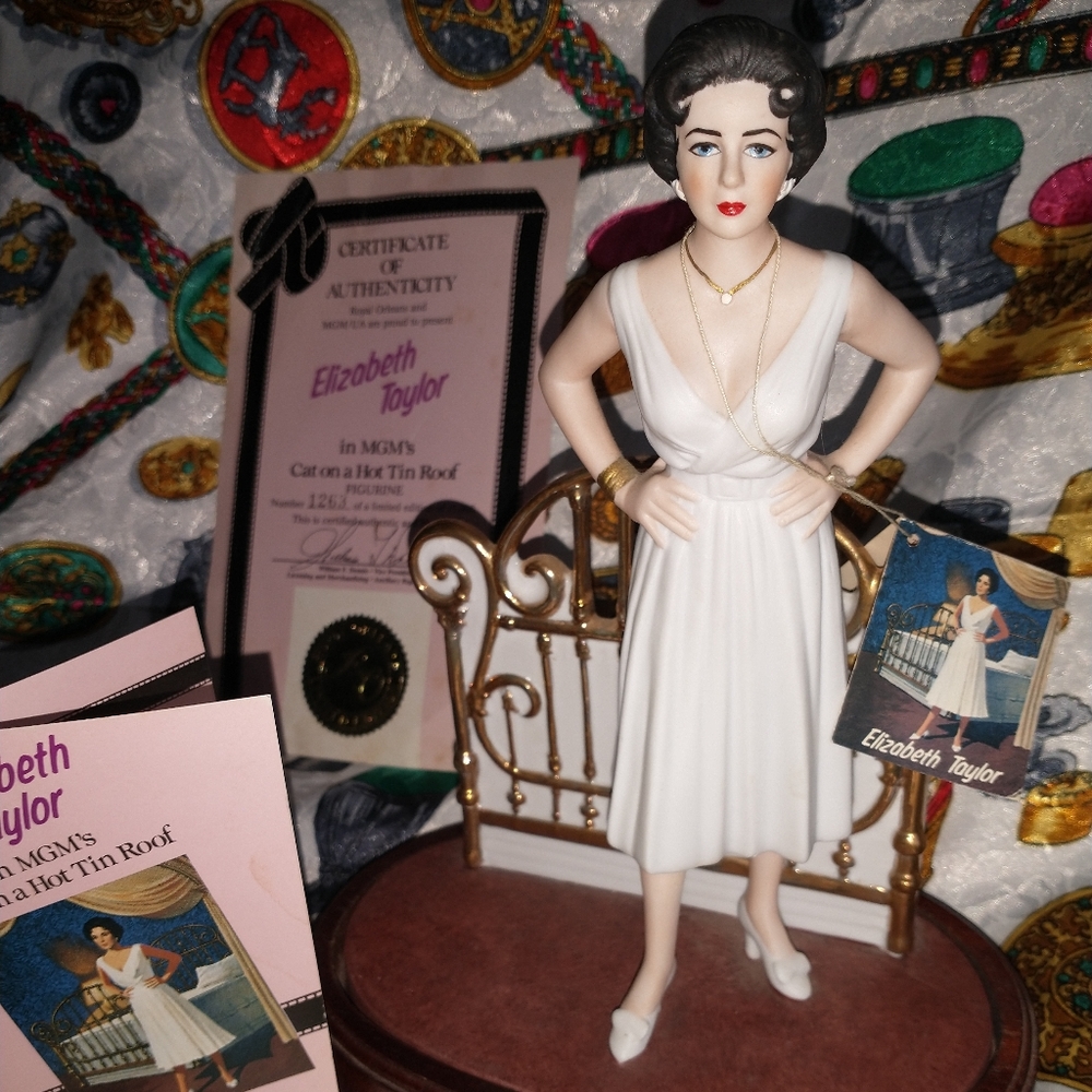 ELIZABETH TAYLOR" MAGGIE" FIGURINE